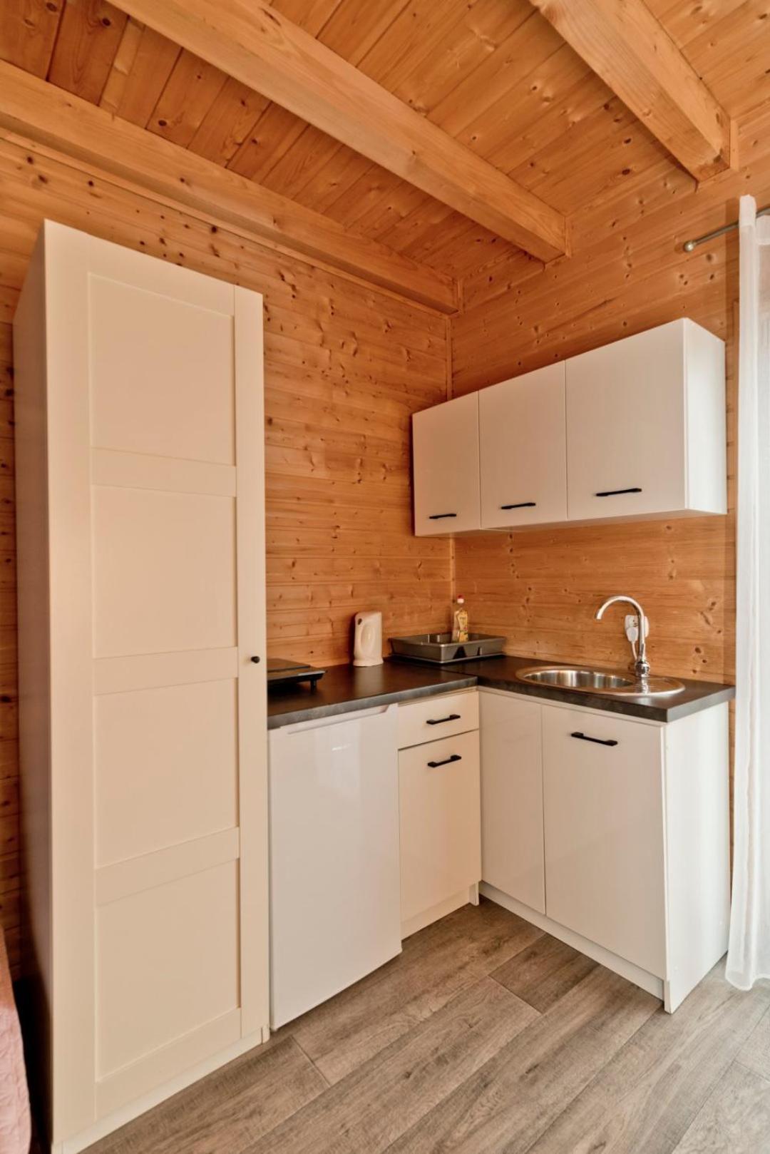 Resort Eden - Domki, Pokoje, Apartamenty Ястшембя-Гура Экстерьер фото